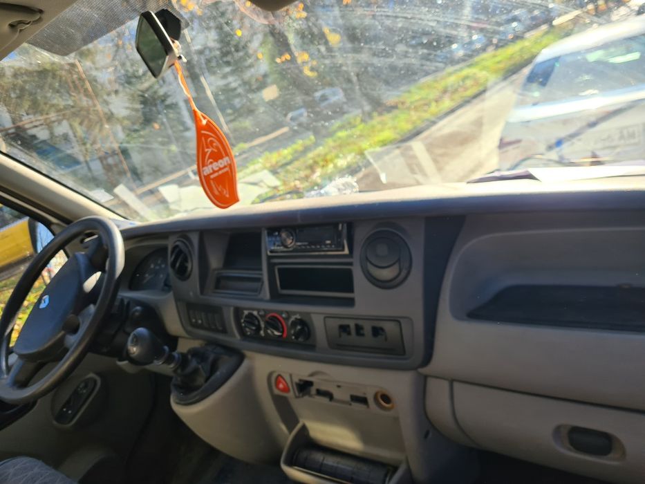 Продавам Renault Master със Брезент