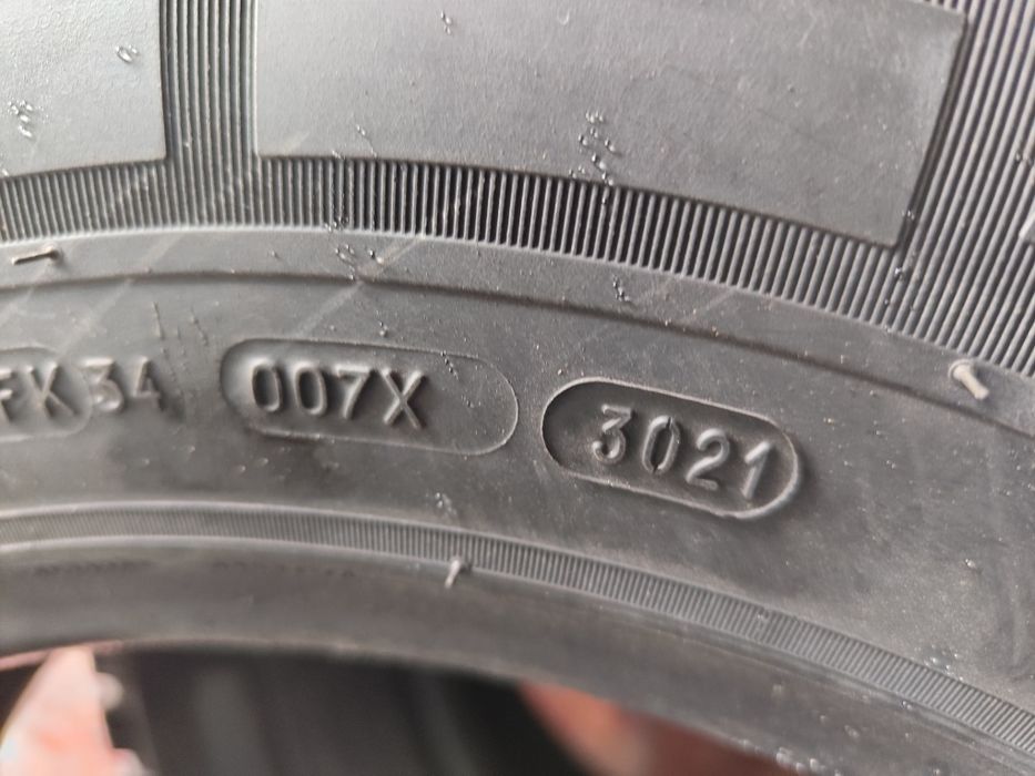 бусови гуми Michelin 215/70/15c чисто нови внос Германия
