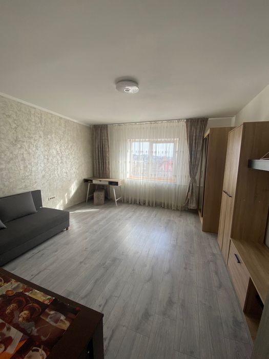 Închiriez garsonieră mobilată