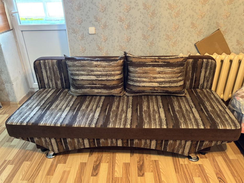 Срочно продам диван