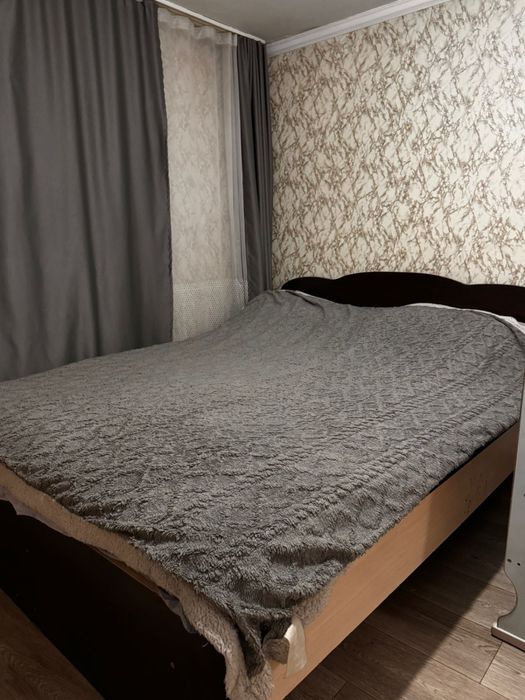 Продам спальный гарнитур