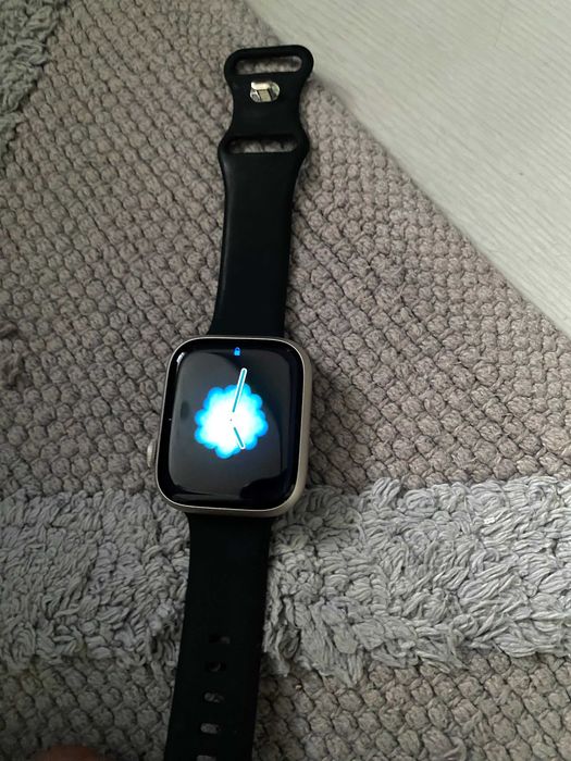 Apple Watch серия 8, размер 45 мм