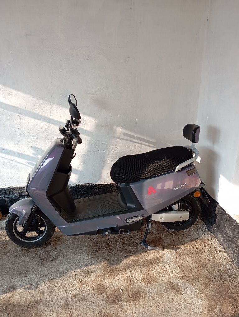 Электро скутер QIUMOTORS