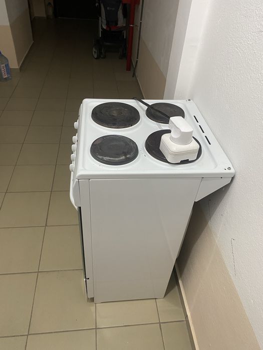 Продам электрическую плиту