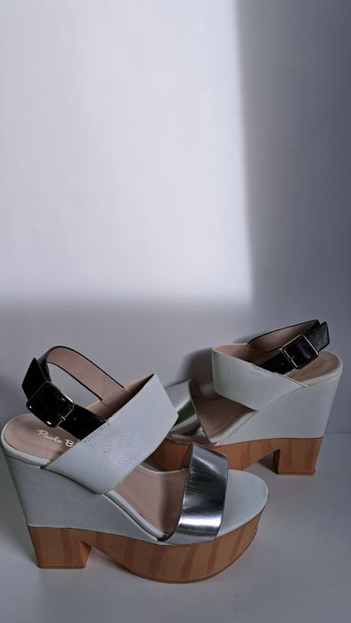 Шикозни сандали с платформа