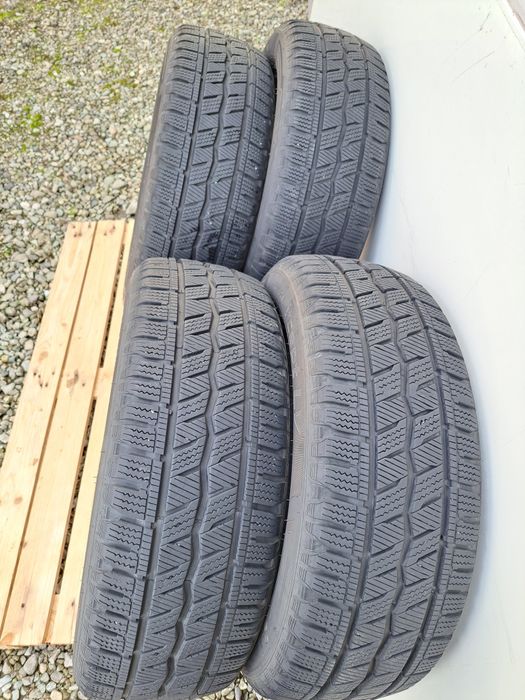 Anvelope İarnă 215/60R17C Hankook Winter I cept LV M+S