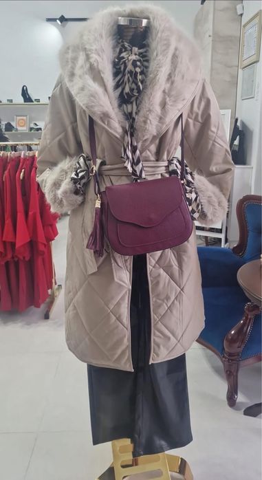 Vand magazin de imbracaminte zona centrala