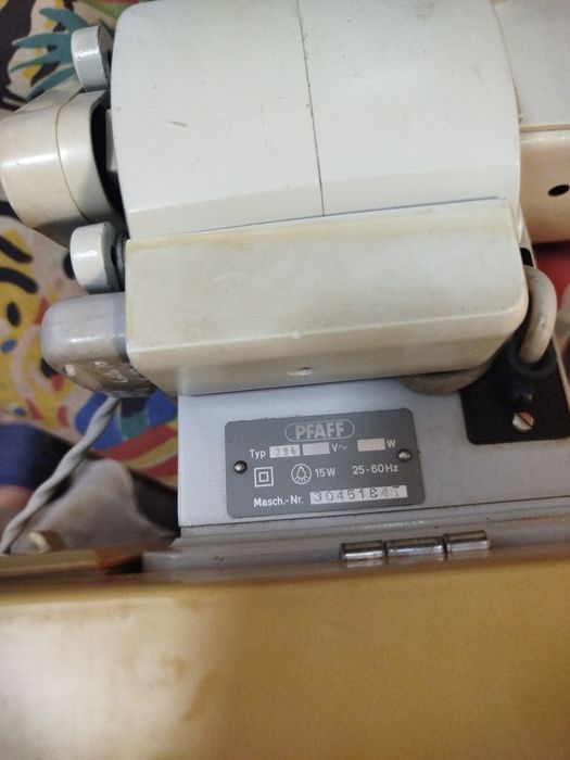 Mașina de cusut Pfaff 294