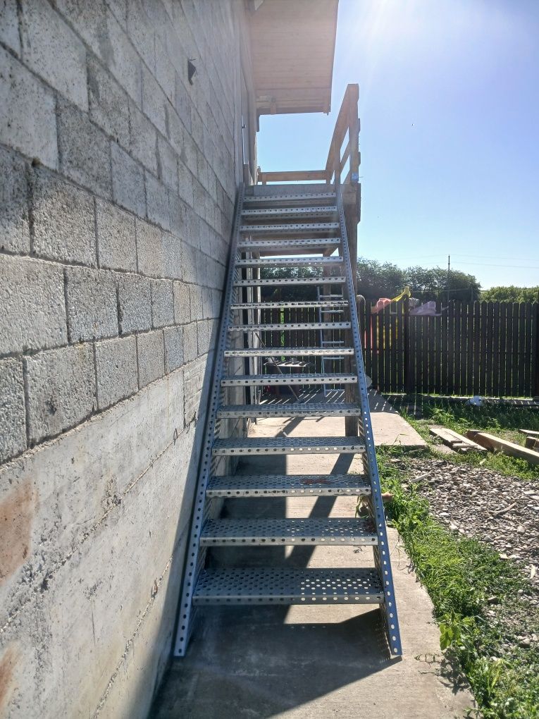 Scări metalice galvanizate