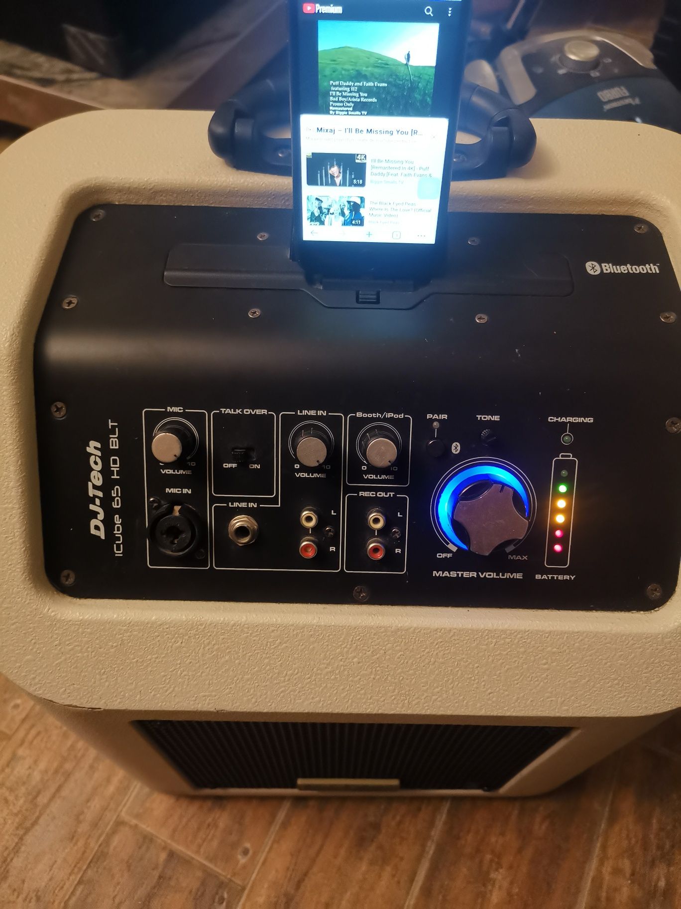 Vând boxă Bluetooth Dj-tech icube 65 HD