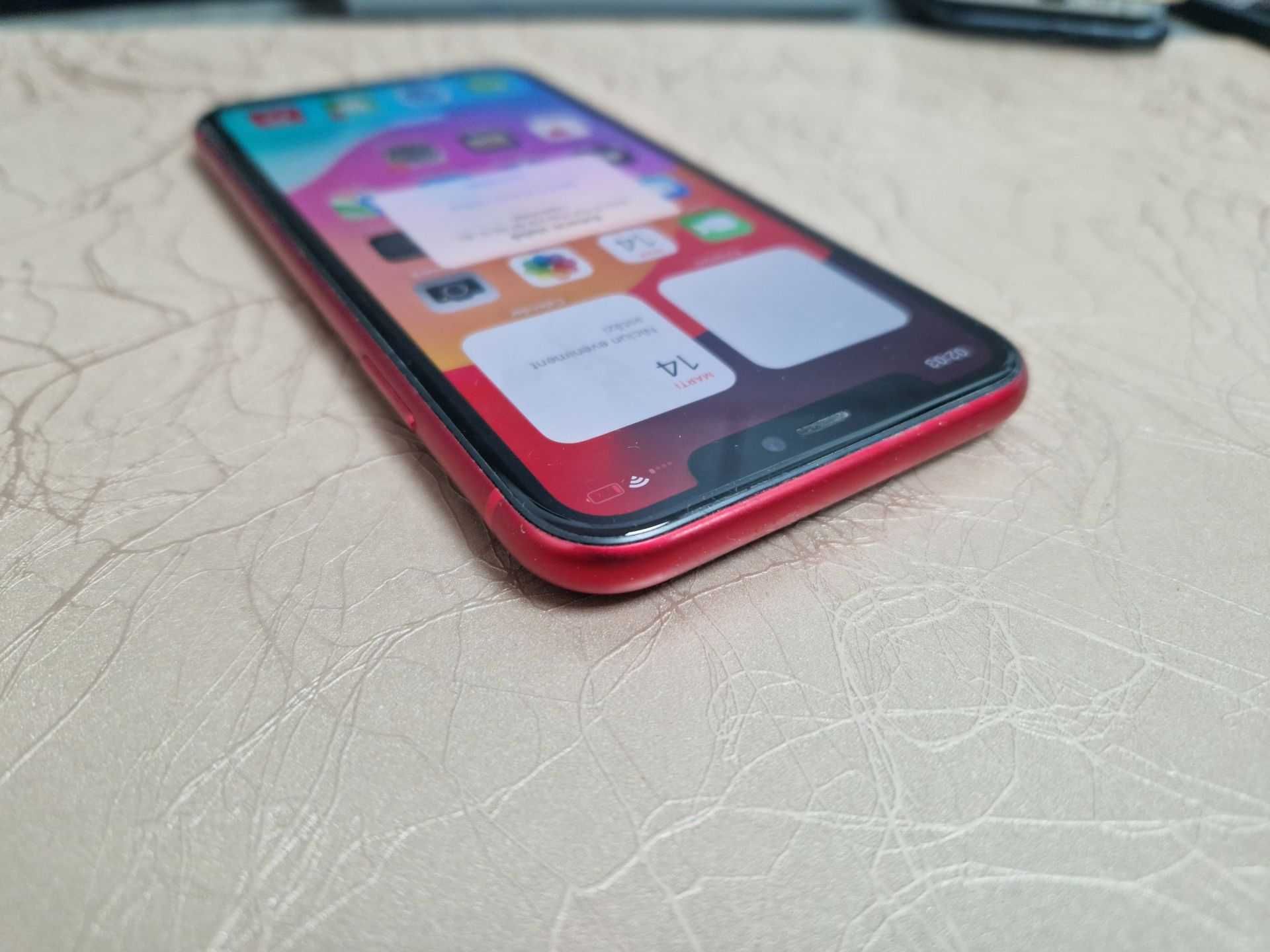 Iphone 11 Red 64Gb Neverlocked baterie 77 la suta