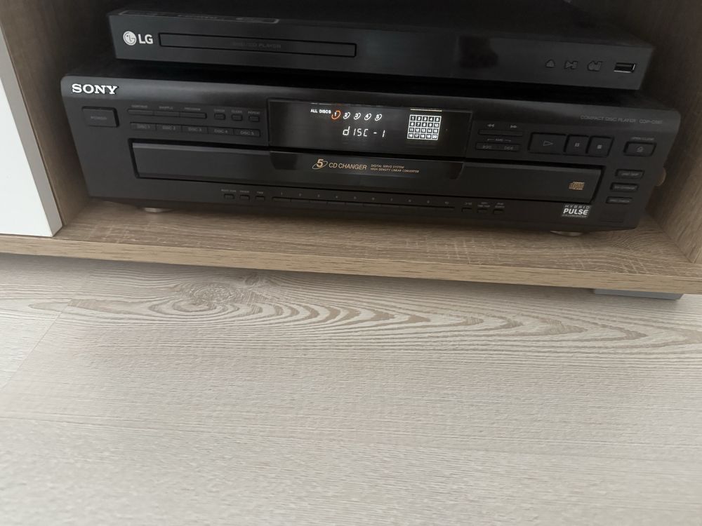 Sony CDP-C661 cg changer.