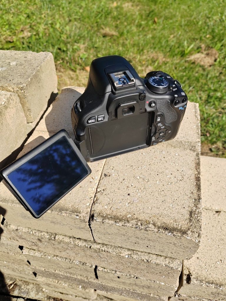 Cameră foto Canon EOS 600D DSLR