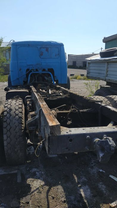 Маз 500 в рабочем состоянии ,  без кузова, по частям