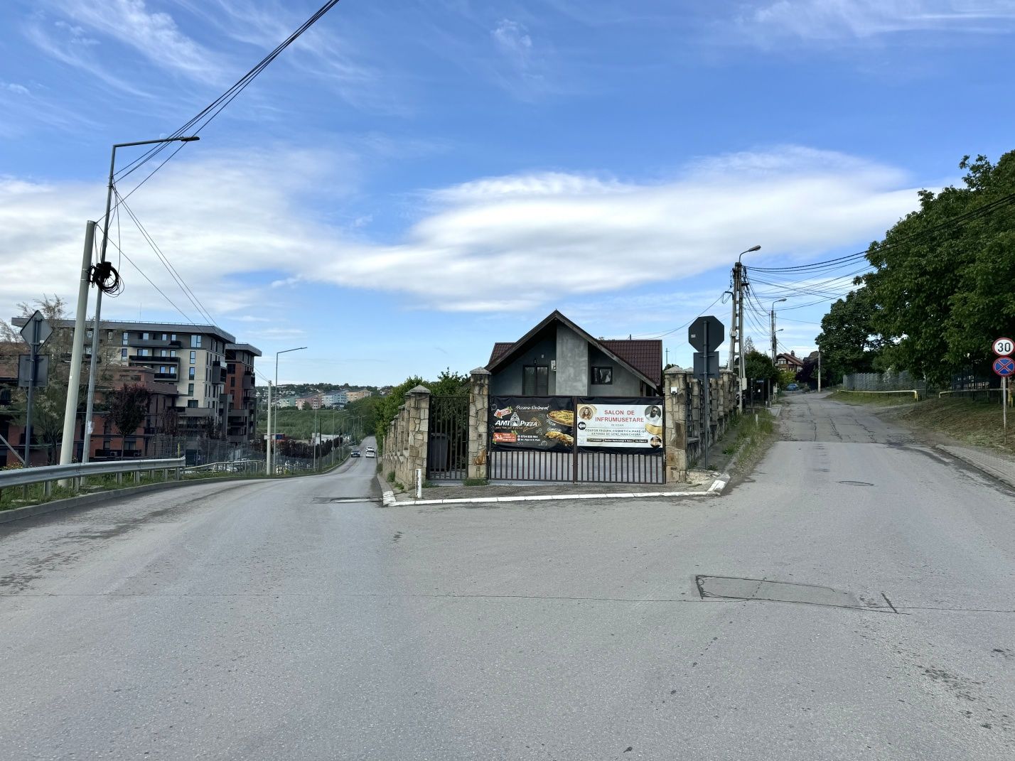 Inchiriez teren la stradă 1200 m2, str. Visan nr.2