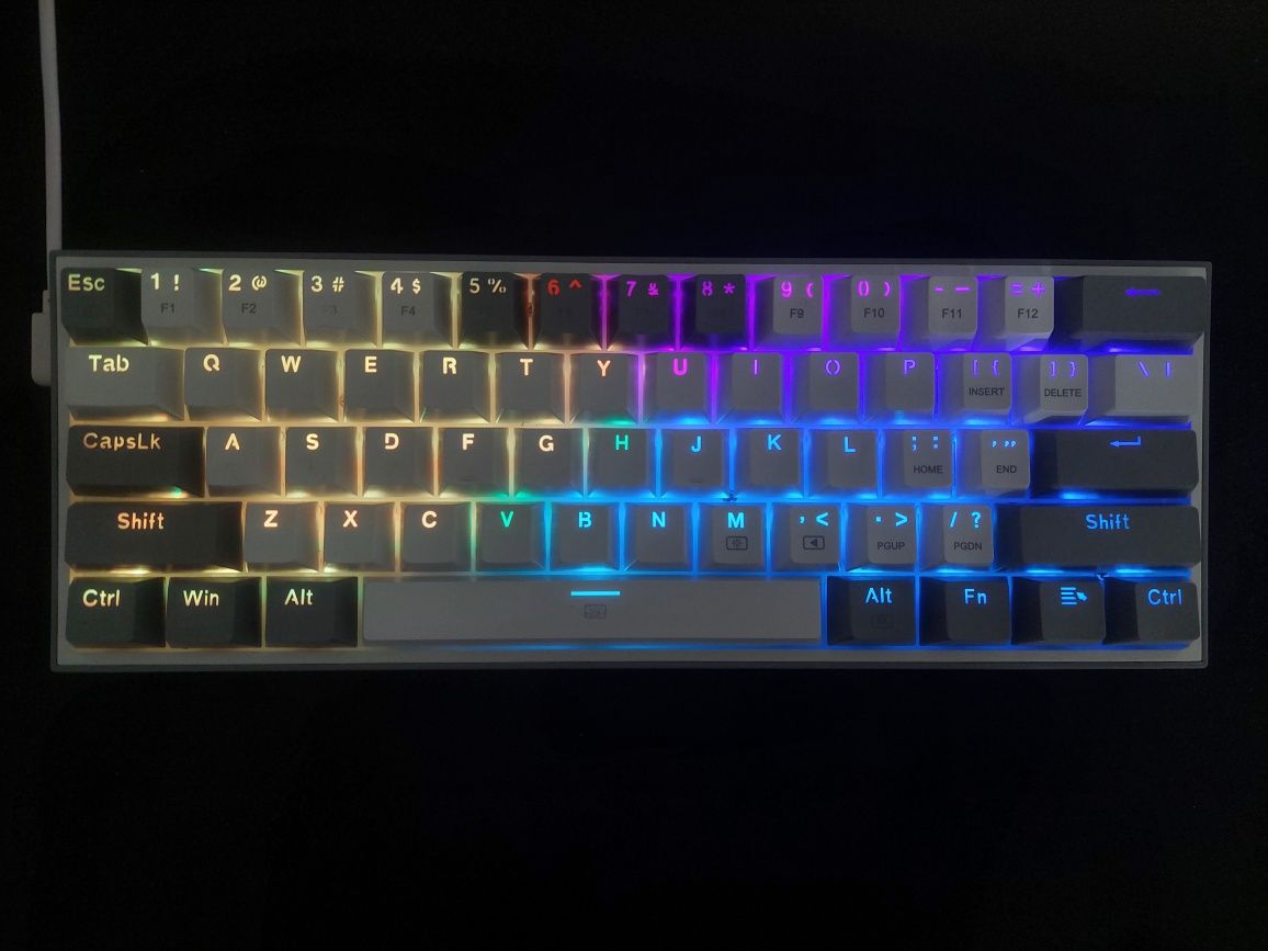 Продам механическую клавиатуру Redragon fizz k617