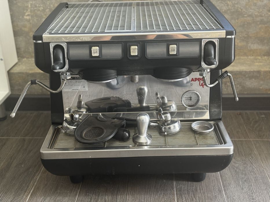 Кофемашина Nuova Simonelli apia life 2 групповая