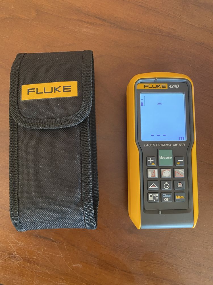 Лазерен уред за измерване на разтояния Fluke 424D