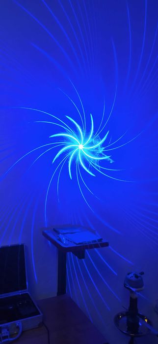 Лазер.фокусирующая линза для синих лазерных указок
длиной волны 450hm