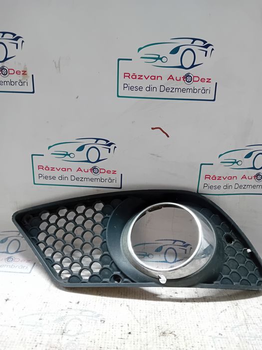 grila proiector stanga mercedes c-class w204 2010