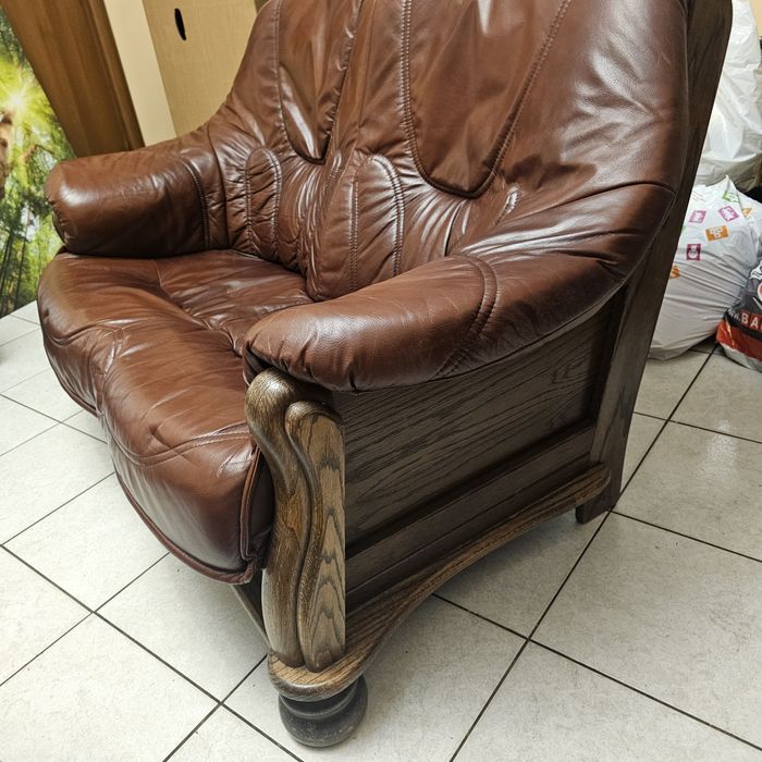 Кожен диван 2ка + фотьойл.