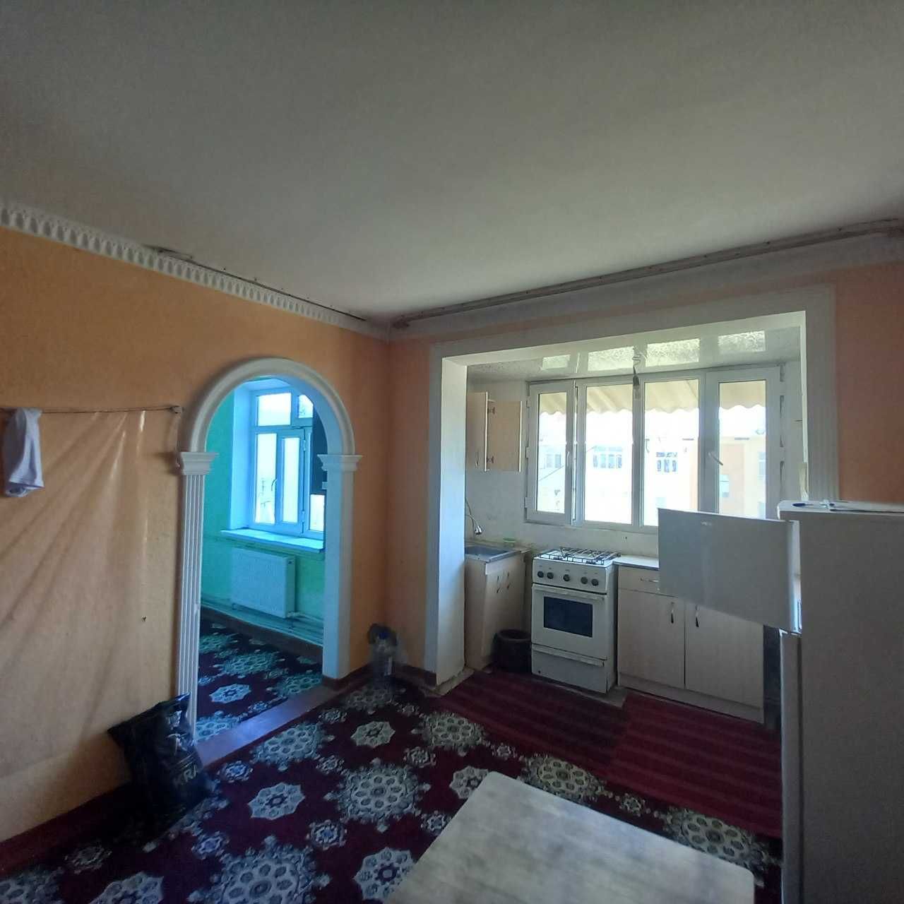 Журабек салон  оркасида  1  хонали квартира сотилади