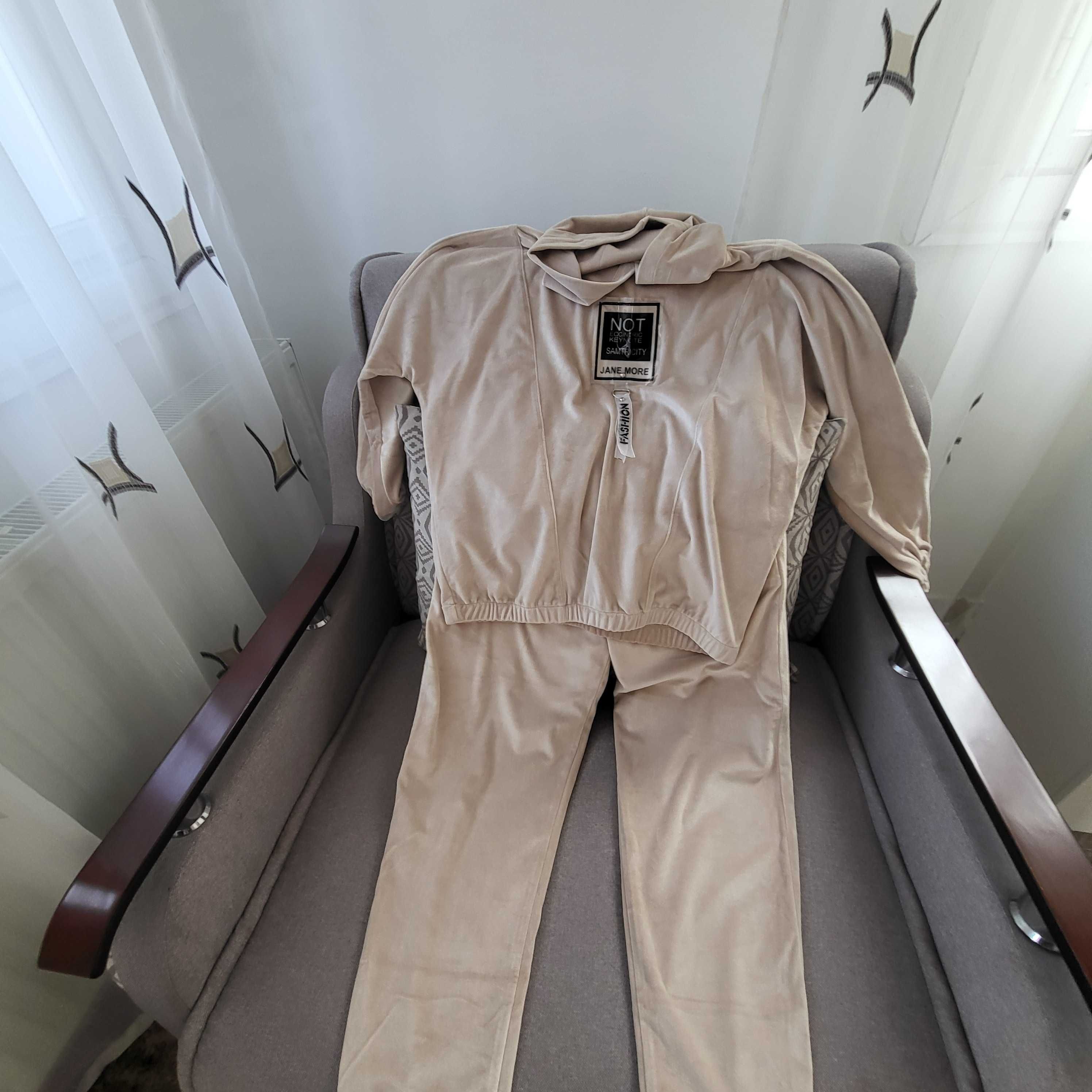 trening uri  marime L 42 44, paltonas ZARA
