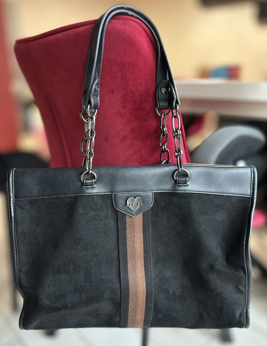 Велурена черна чанта Motivi