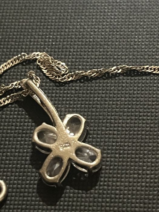 Lantisor cu pandantiv floare argint