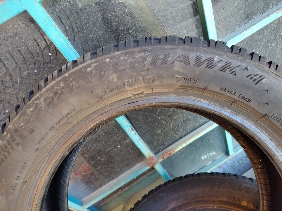 Продавам 2 зимни гуми 155/65/14 Firestone