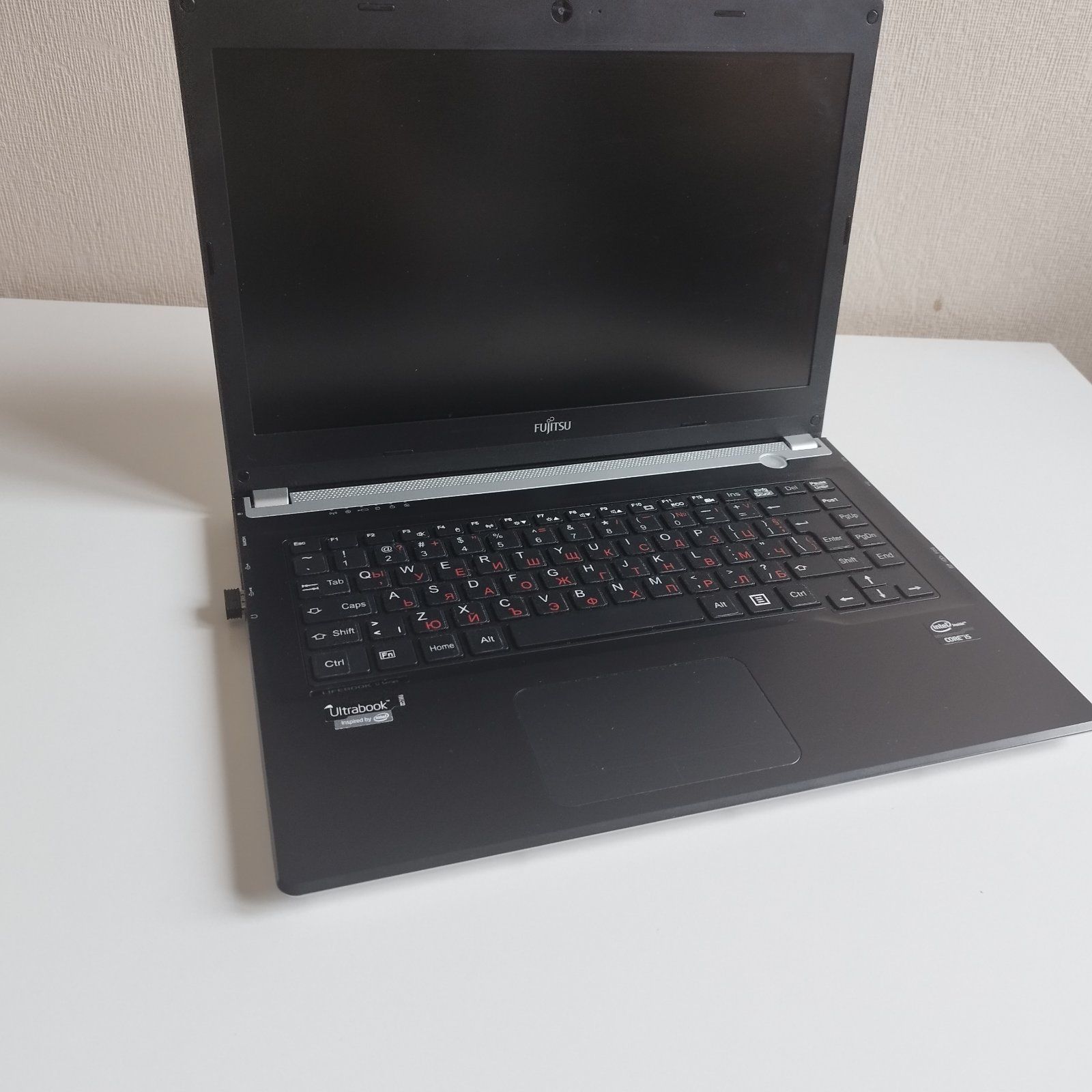 лаптоп Fujitsu Lifebook UH572 Notebook