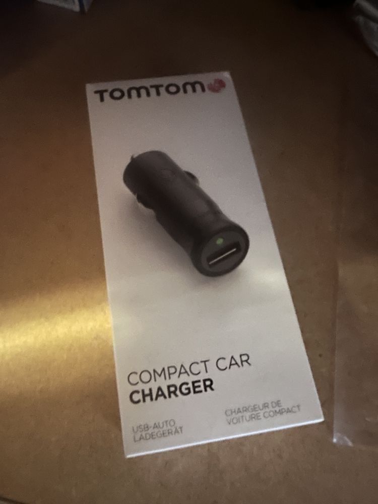 GENUINE TomTom USB Car Charger GO/LIVE/Via iPhone 12/24V in 5V 1