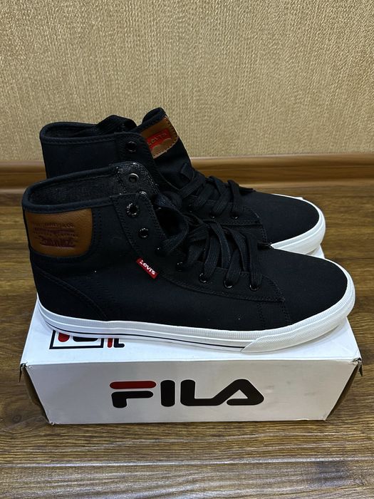 Оригиналыные мужские кеды Levi’s из Америки  мужчкая обувь