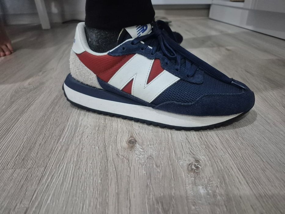 Продам новые кроссовки