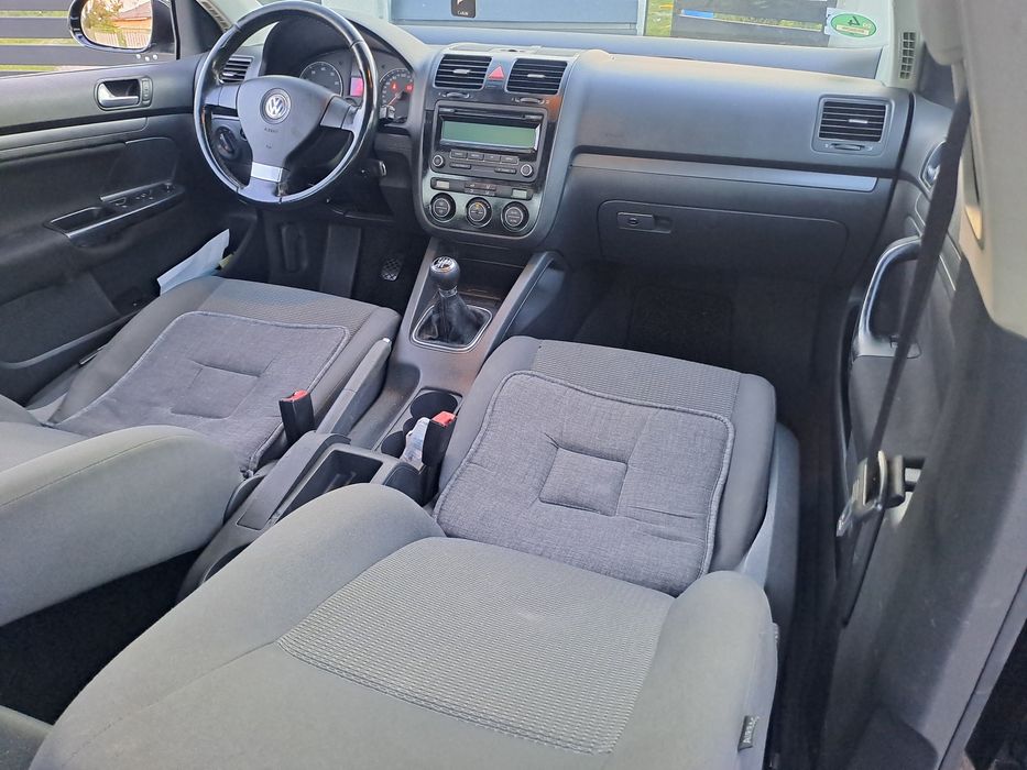 Vând Volkswagen Jetta 1.6 mpi