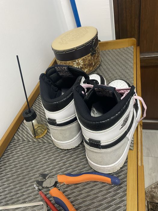 Vand jordan 1 high marimea 38,5 39 24,5 cm , sunati pe nr de telefon
