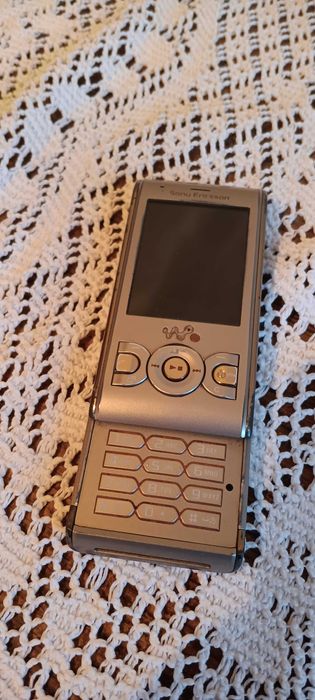 Телефон - Sony Ericsson