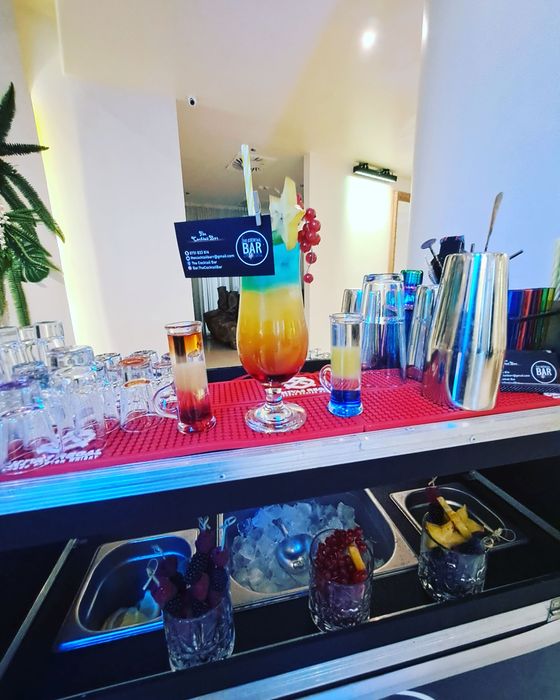 Bar mobil - Cocktail bar - Tortul Mirelui (tort de shot-uri)