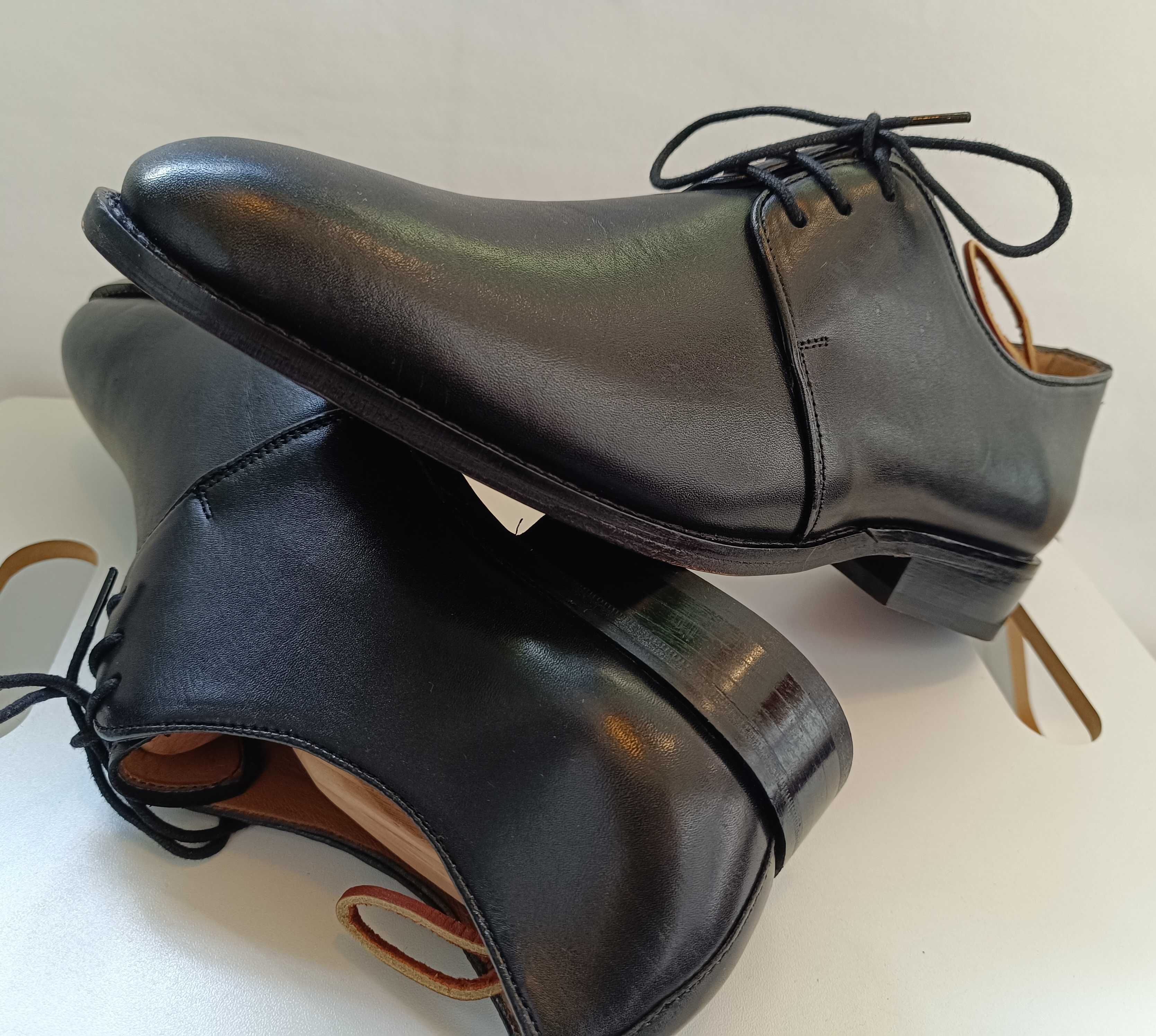 Pantofi derby 43 de lux lucrati manual Shepperd & Sons NOI piele nat