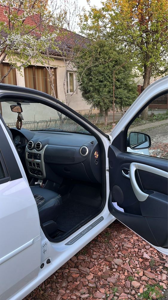 Vand Dacia Logan 2012