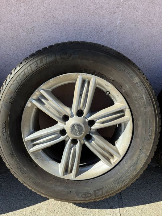 Vând anvelope Michelin 265 60 r18