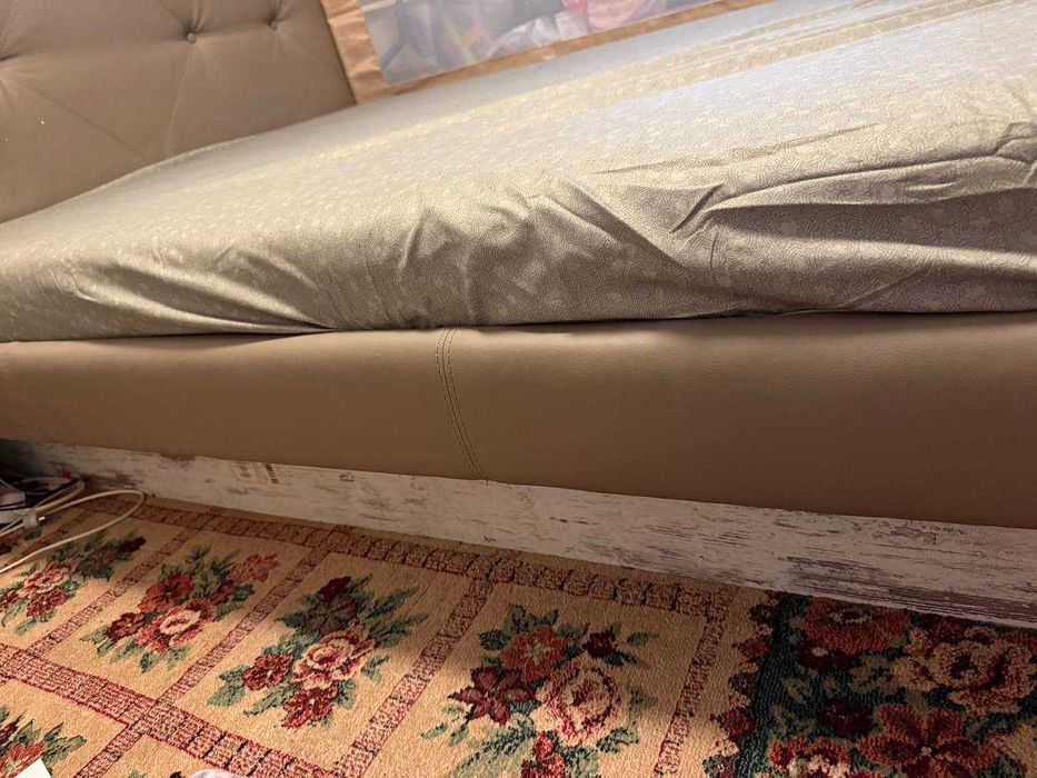 Pat dormitor tapitat 160/200