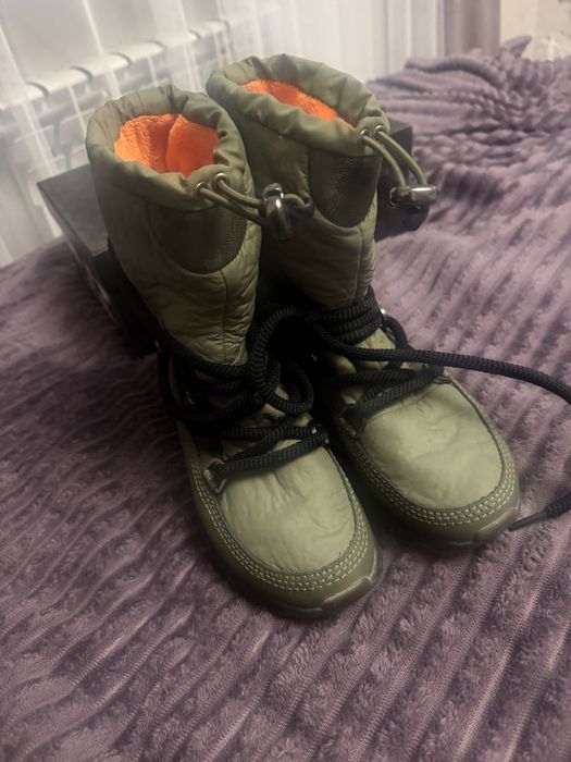 Продам детскую обувь