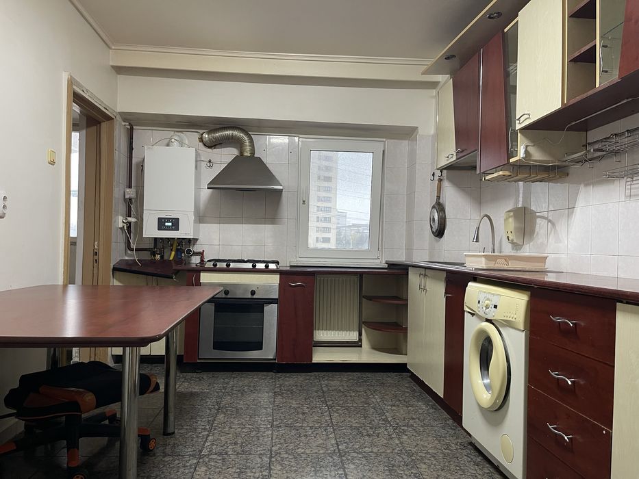 PF inchiriez apartament 4 camere Selgros