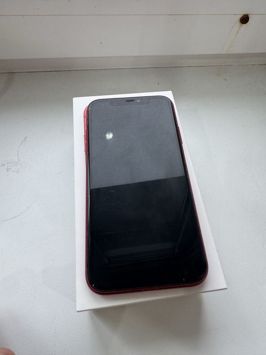 Продам 11 айфон на 128 гб в отличном состоянии