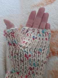 Mănuși tricotate fără degete