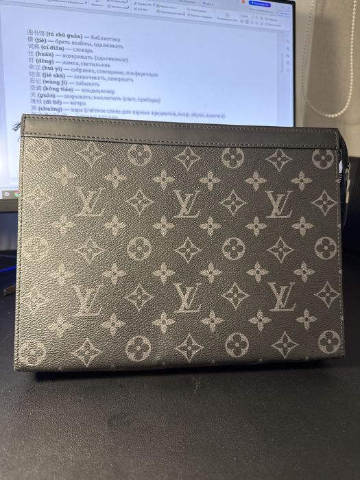 Клатч Louis Vuitton