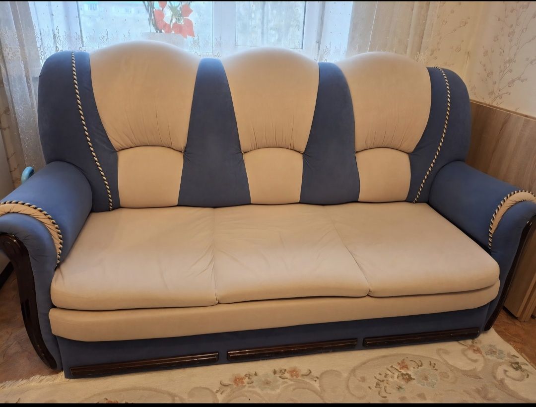 Продам диван в хорошем состоянии