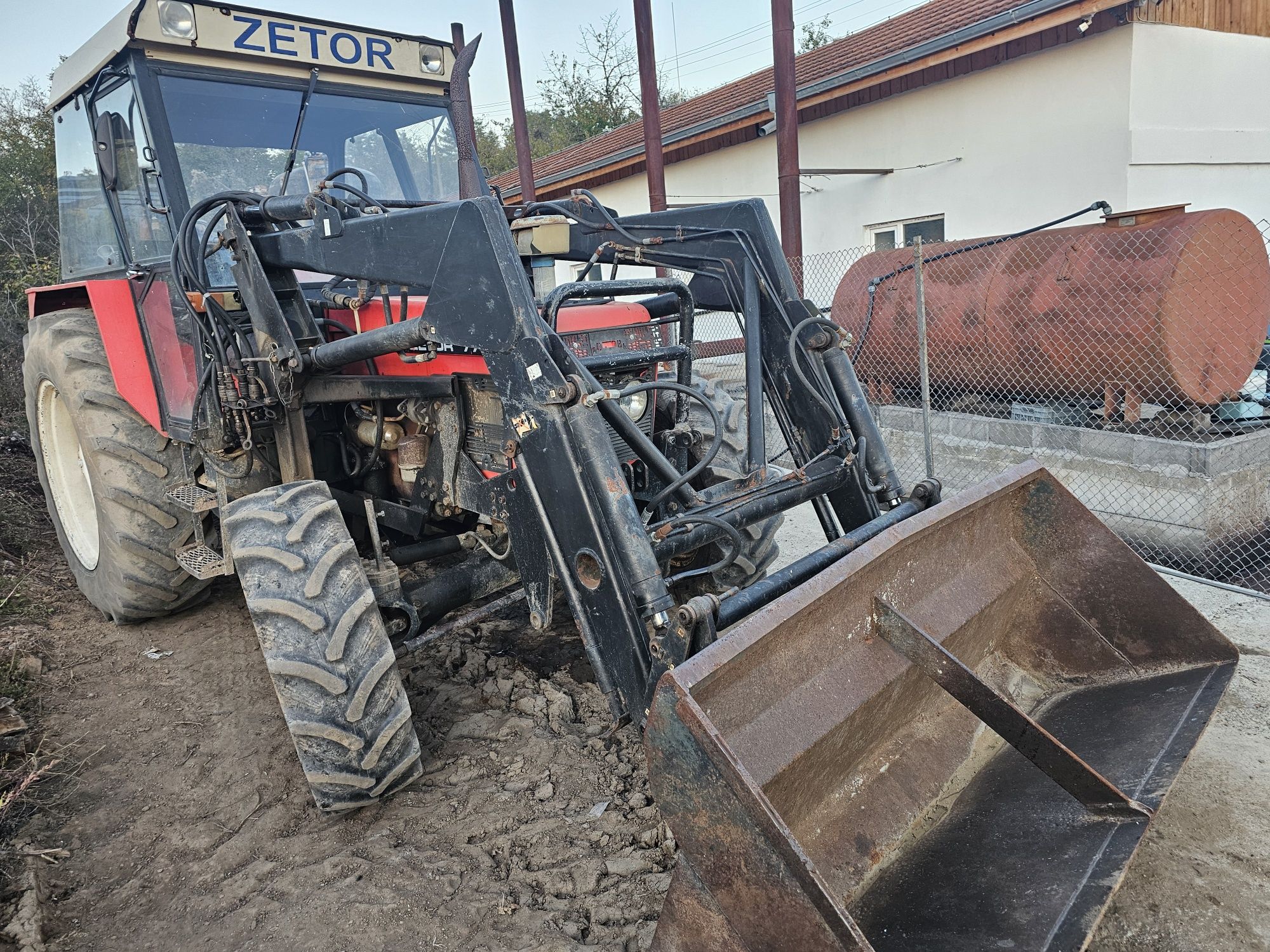 Zetor 7745 с челен товарач