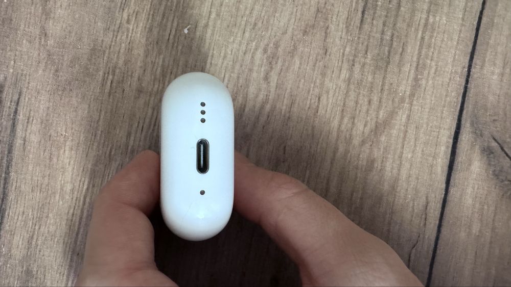 AirPods 4 зарядный кейс  Оригинал, как новый